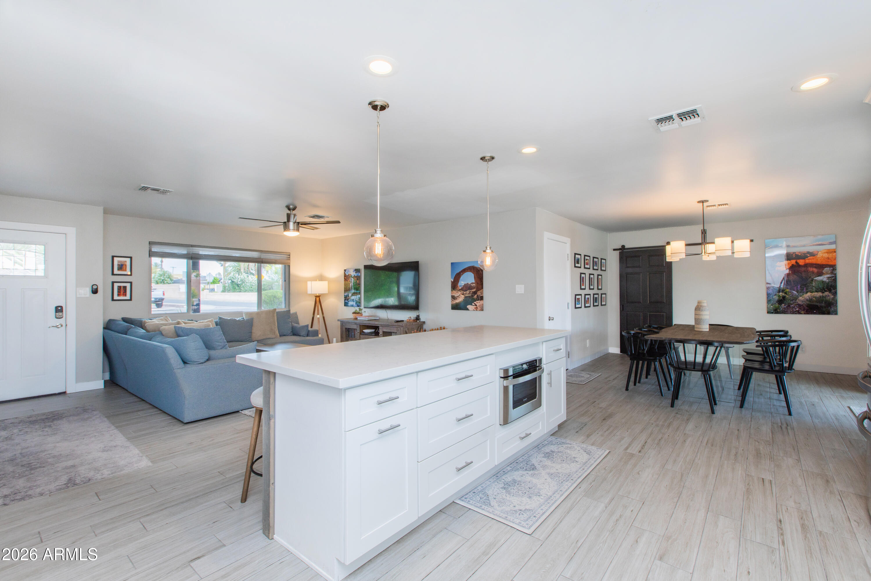 5541 East Cheery Lynn Road Phoenix, AZ 85018 - Photo 18 of 69 Kitchen-4