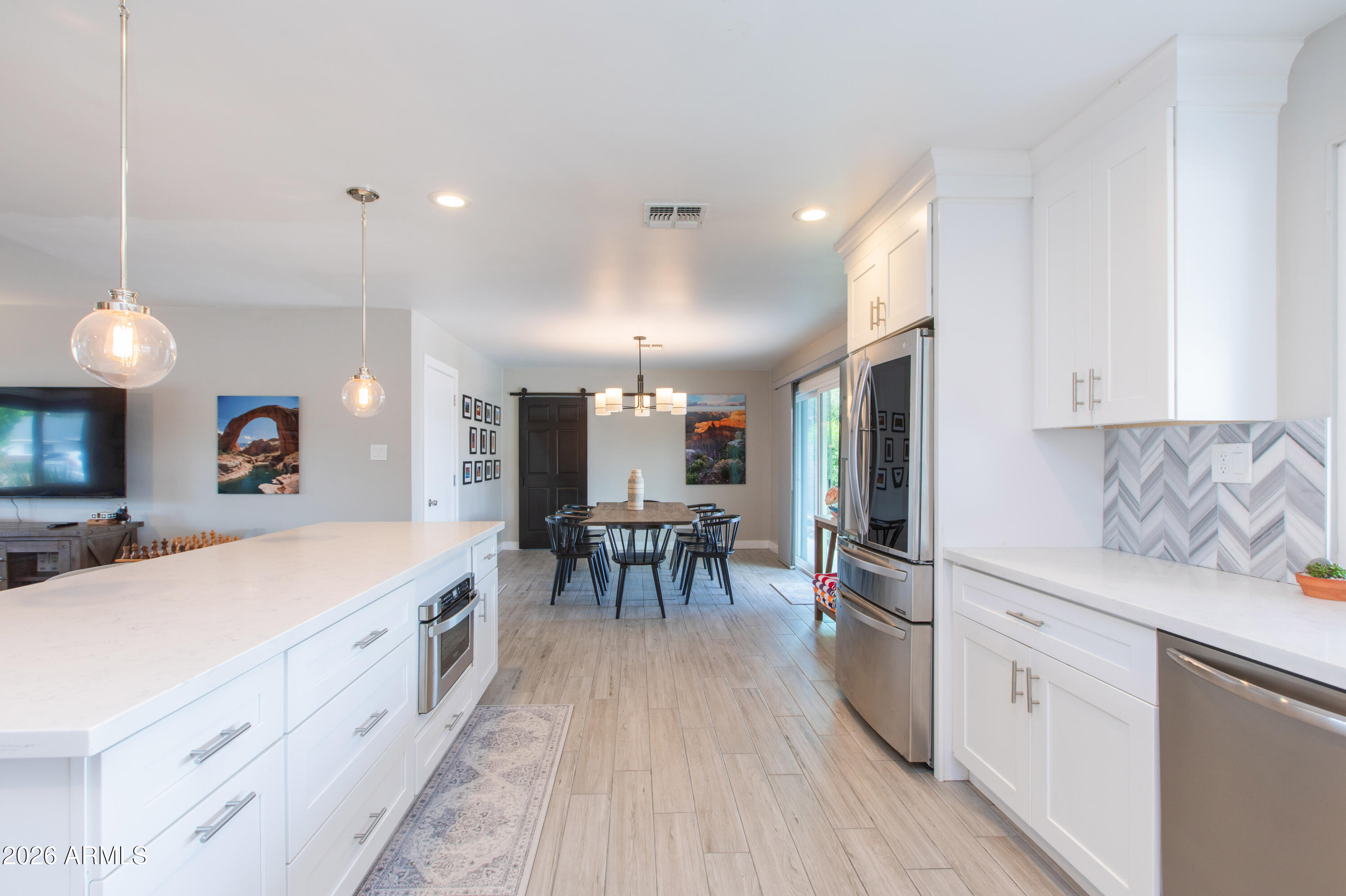 5541 East Cheery Lynn Road Phoenix, AZ 85018 - Photo 19 of 69 Kitchen-5