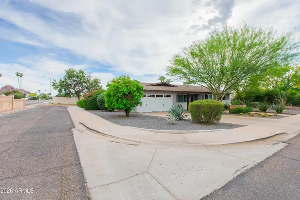 $1,050,000 | 5541 East Cheery Lynn Road, Phoenix, AZ 85018