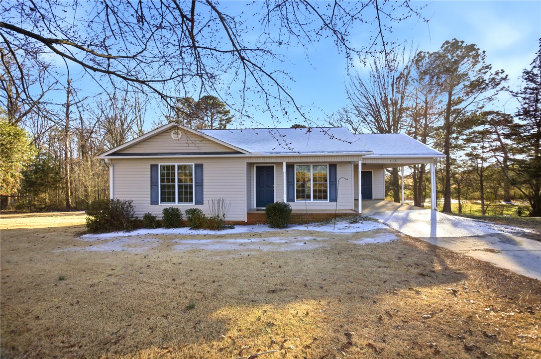 412 Earles Grove Road Westminster, SC 29693 - Photo 2 of 27