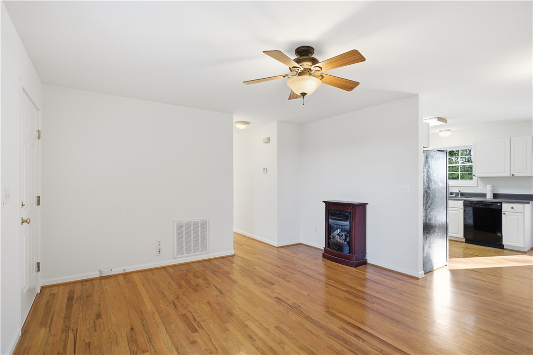 412 Earles Grove Road Westminster, SC 29693 - Photo 5 of 27