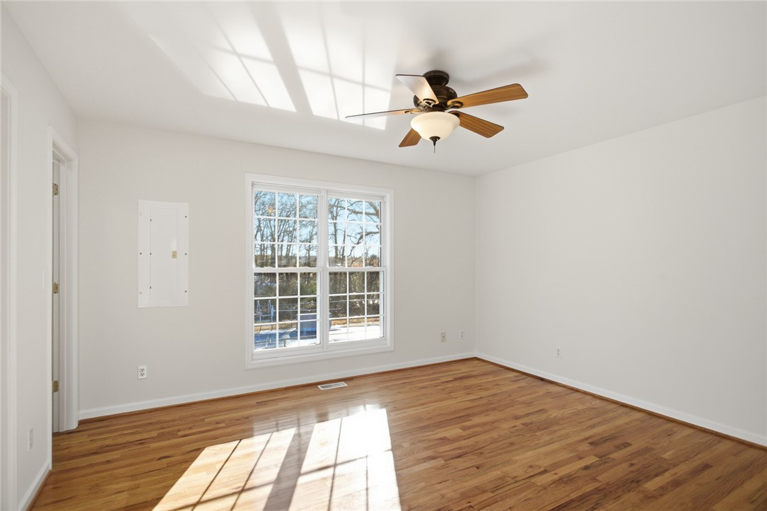 412 Earles Grove Road Westminster, SC 29693 - Photo 10 of 27