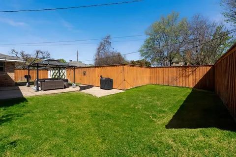 $585,000 | 9616 Vinewood Drive, Dallas, TX 75228