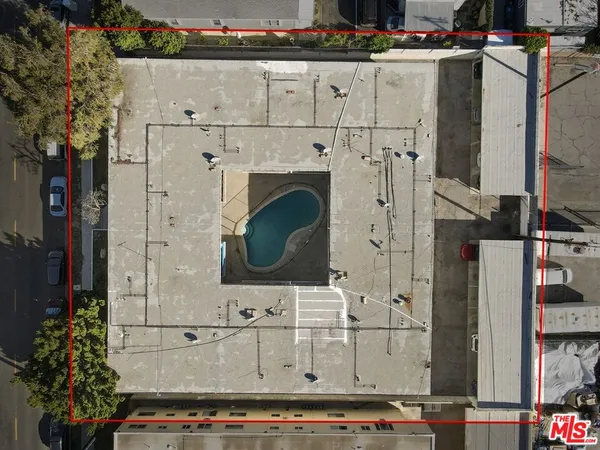 $3,100,000 | 8750 Owensmouth Avenue, Canoga Park, CA 91304