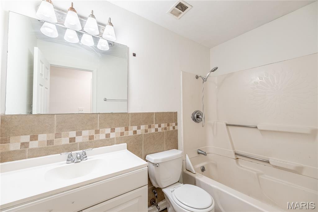 3025 Pembroke Lane, Unit 2 High Ridge, MO 63049 - Photo 15 of 26