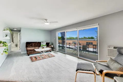 $235,000 | 925 South 8th Avenue, Unit 12, La Grange, IL 60525