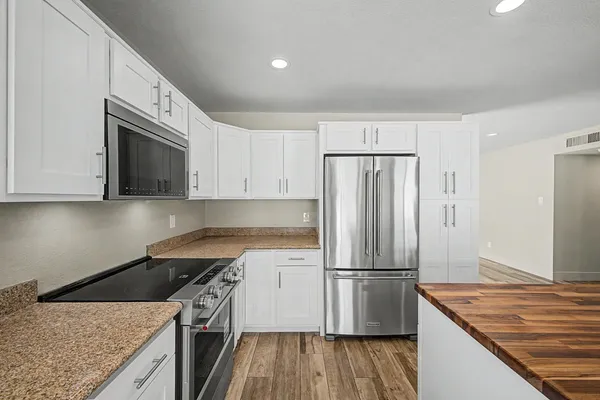 $2,450 | 710 East Bell De Mar Drive, Tempe, AZ 85283