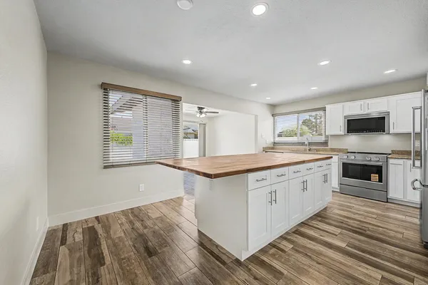 $2,450 | 710 East Bell De Mar Drive, Tempe, AZ 85283