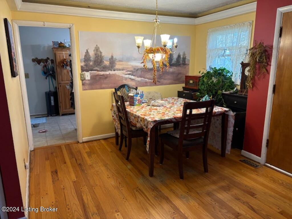 3710 Rouge Way Louisville, KY 40218 - Photo 3 of 12 Dining Area
