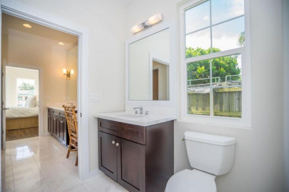 1299 Southwest Seahawk Way Palm City, FL 34990 - Photo 22 of 24 Master Bath