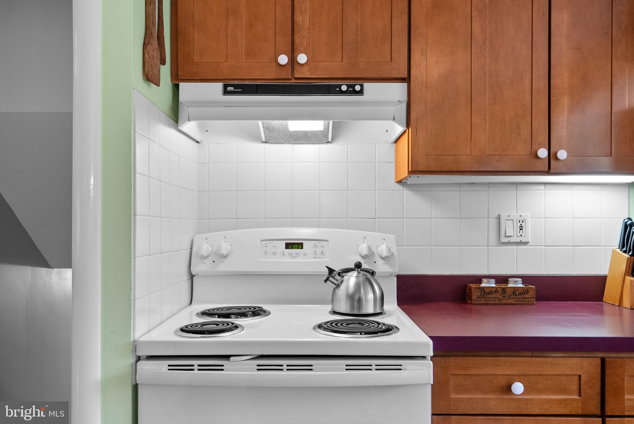14004 Zeigler Way Silver Spring, MD 20904 - Photo 11 of 57 Stove