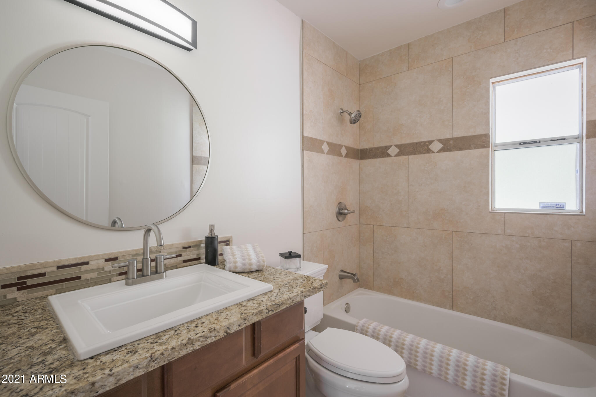 1326 West Roma Avenue Phoenix, AZ 85013 - Photo 11 of 27 Bathroom