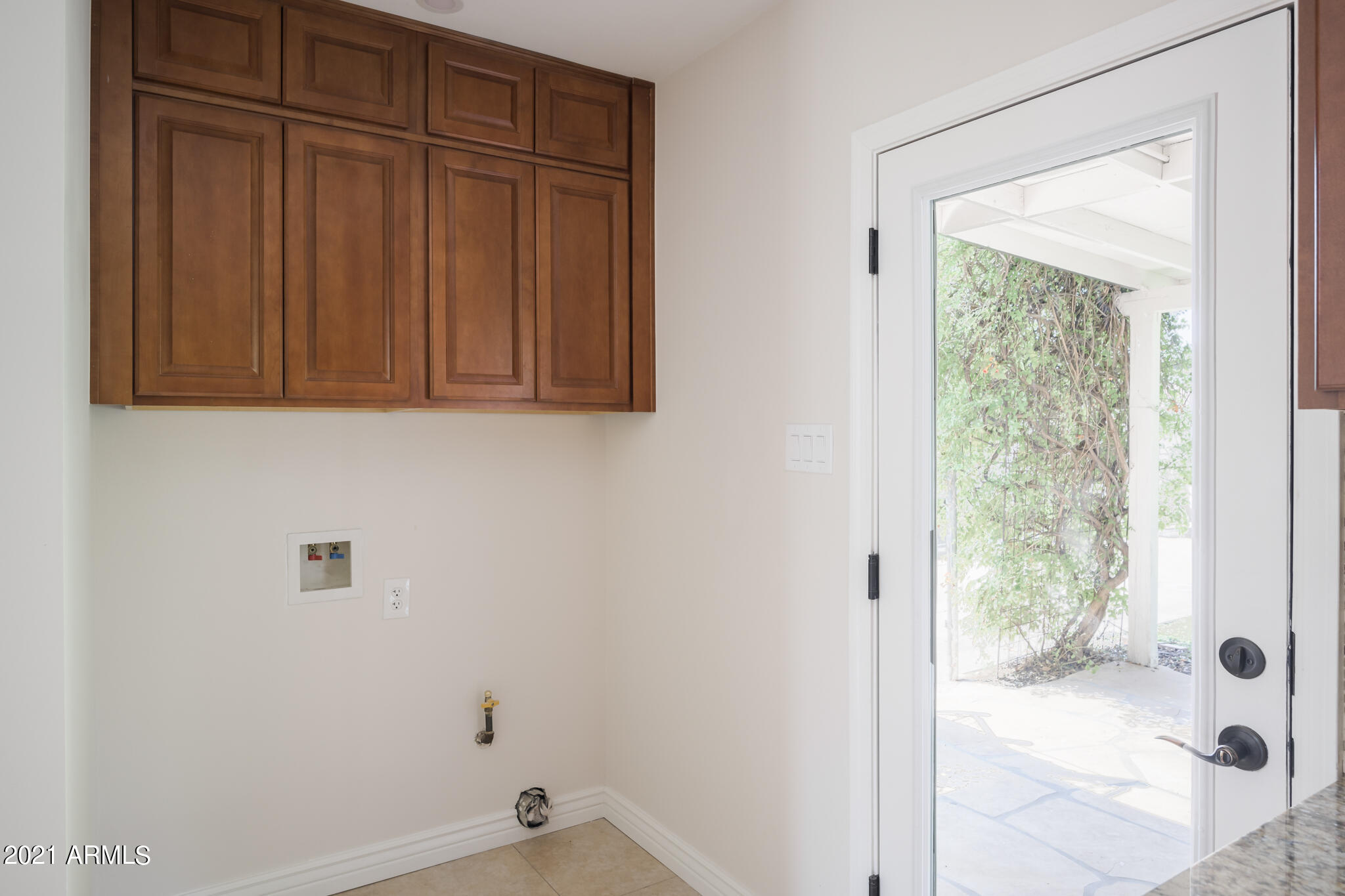 1326 West Roma Avenue Phoenix, AZ 85013 - Photo 10 of 27 Laundry Inside