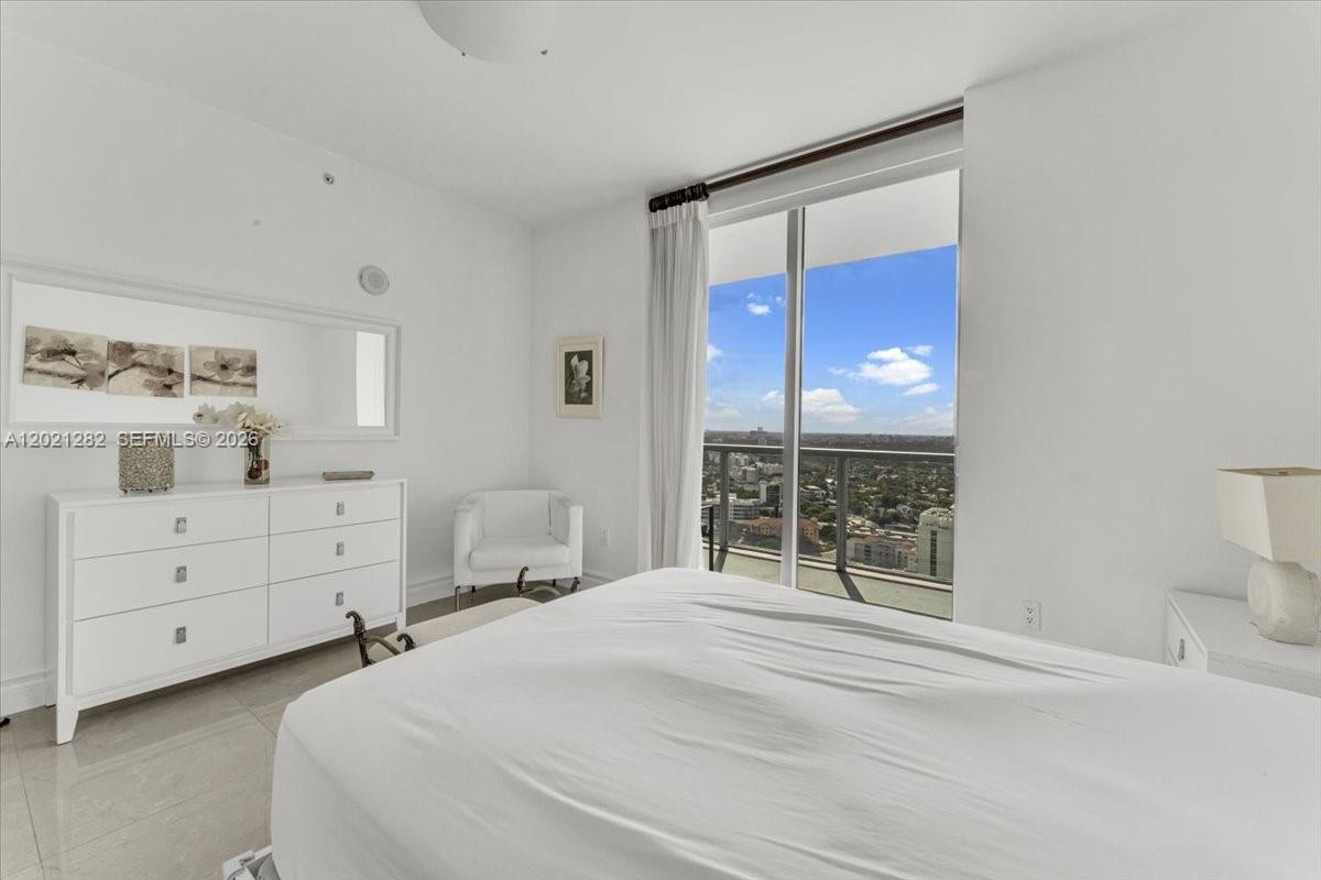 79 Southwest 12th Street, Unit 3401S Miami, FL 33130 - Photo 12 of 25