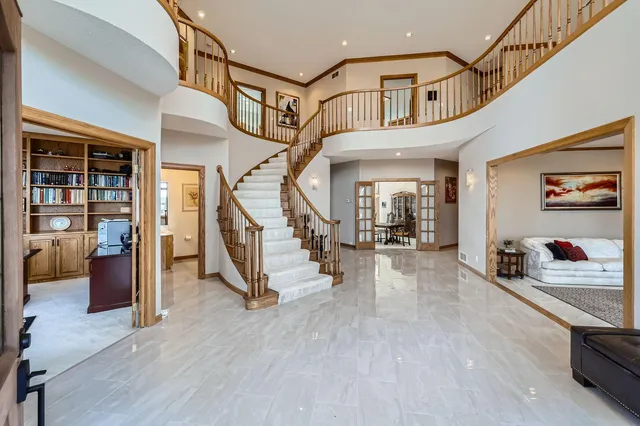 $2,250,000 | 4 West Bay Lane, North Oaks, MN 55127