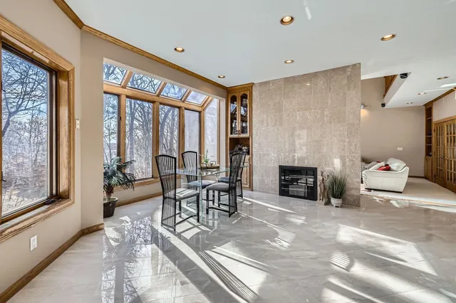 $2,250,000 | 4 West Bay Lane, North Oaks, MN 55127