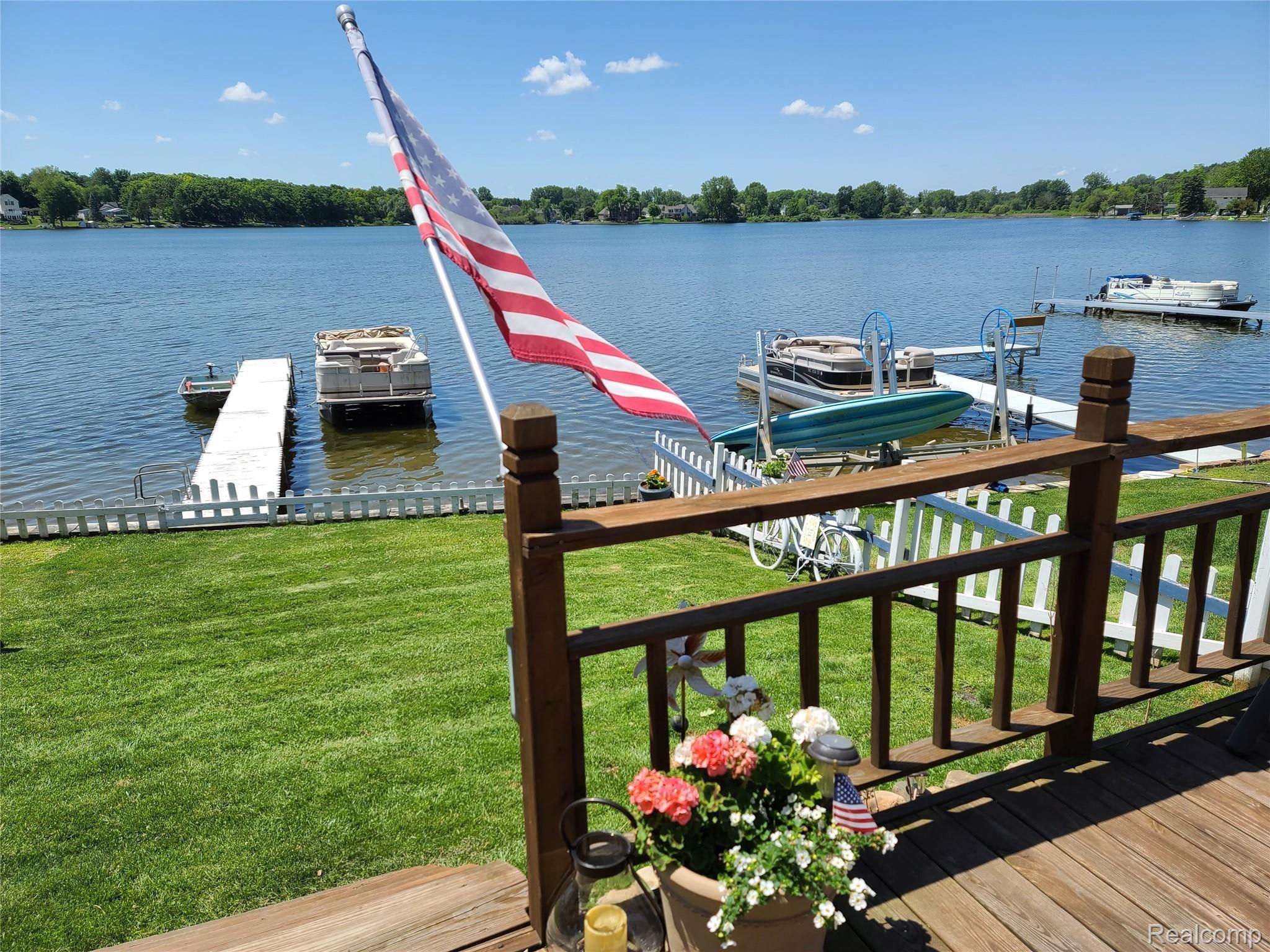3332 Rush Lake Road Pinckney, MI 48169 - Photo 7 of 36 LARGE ENTERTAINING DECK AND YARD!!