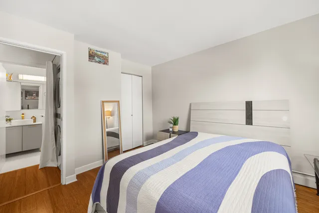 $299,500 | 3900 North Pine Grove Avenue, Unit 911, Chicago, IL 60613