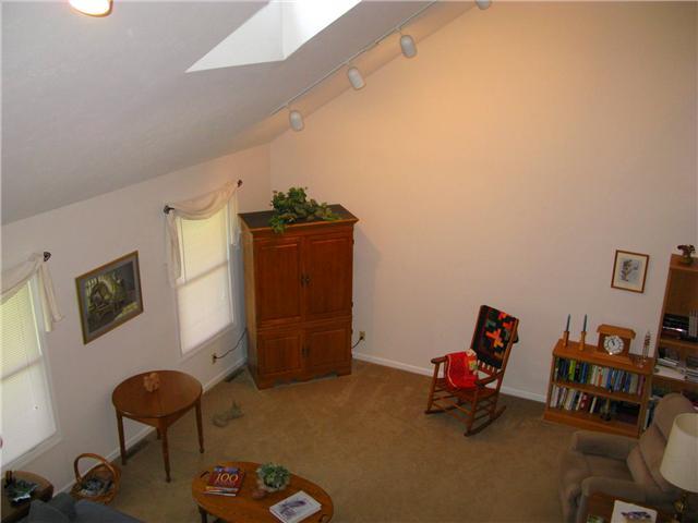 6430 Poplar Grove Road Columbus, IN 47201 - Photo 5 of 24