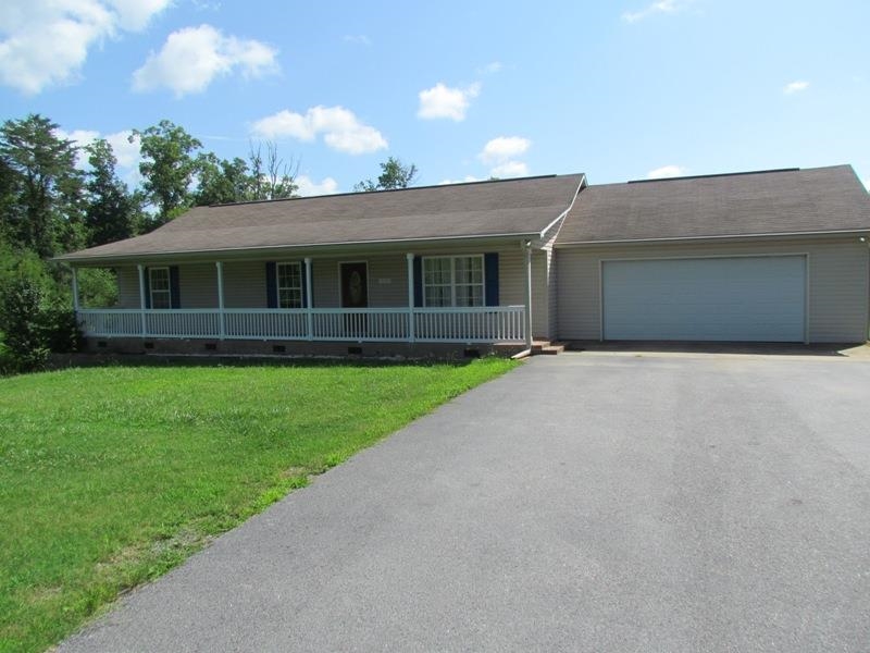 635 Wilkins Road Campobello, SC 29322 - Photo 1 of 25