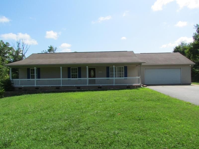 635 Wilkins Road Campobello, SC 29322 - Photo 21 of 25