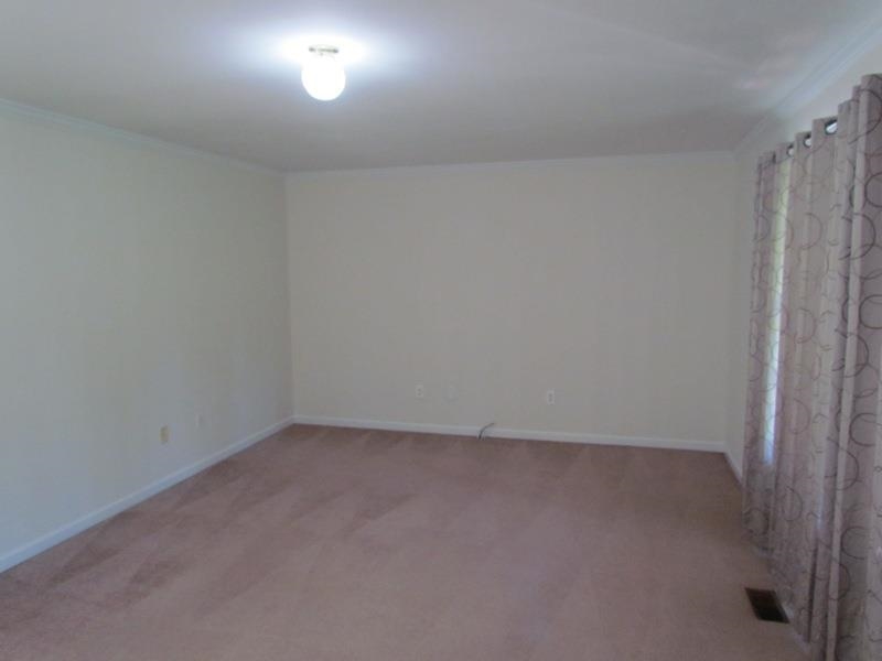 635 Wilkins Road Campobello, SC 29322 - Photo 5 of 25