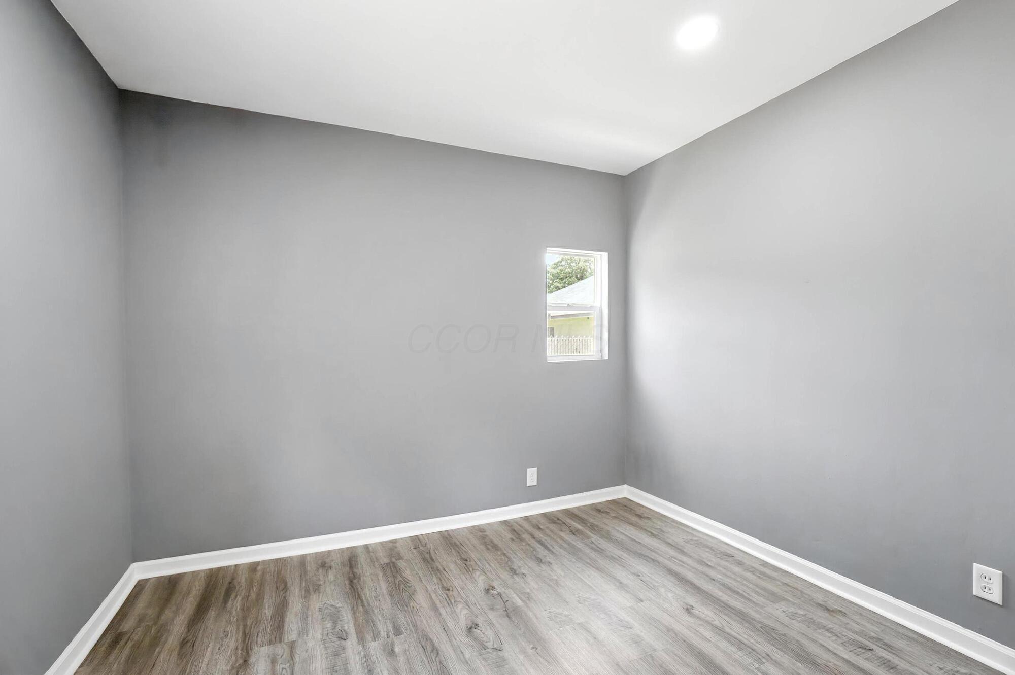 1166 Acton Road Columbus, OH 43224 - Photo 18 of 24 077