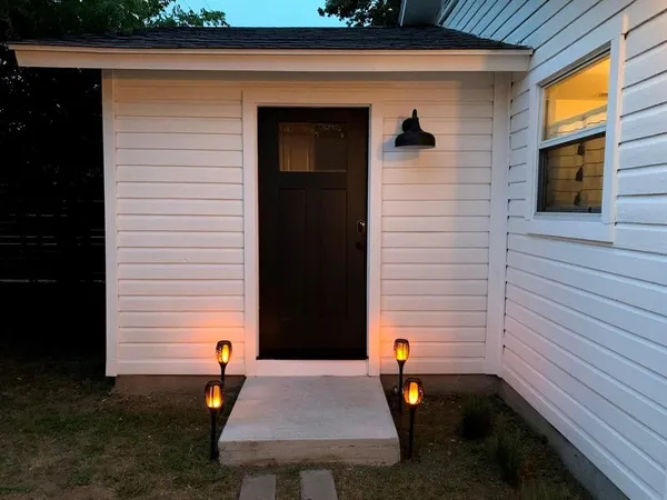 $1,995 | 2021 Bluebonnet Drive, Fort Worth, TX 76111