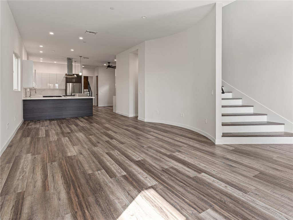 417 Standard Street El Segundo, CA 90245 - Photo 3 of 31