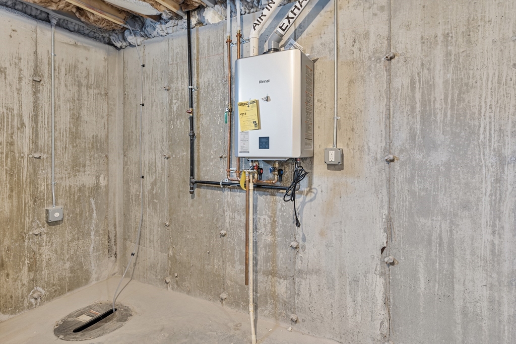 2 April Way Millis, MA 02054 - Photo 37 of 42