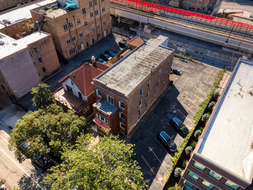 4718 North Winthrop Ave  