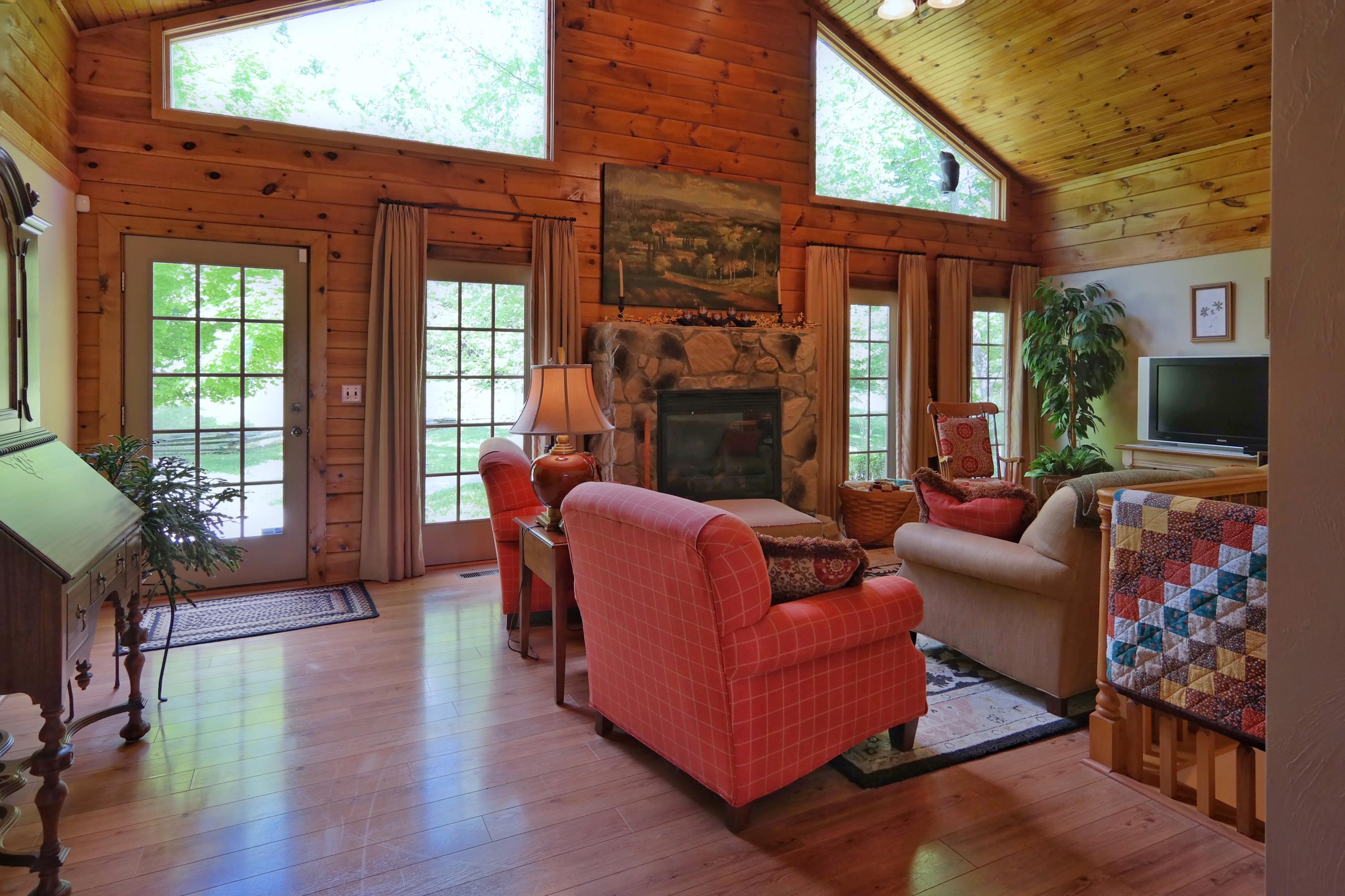 450 Kyles Mill Road Buchanan, VA 24066 - Photo 12 of 49 Family Room
