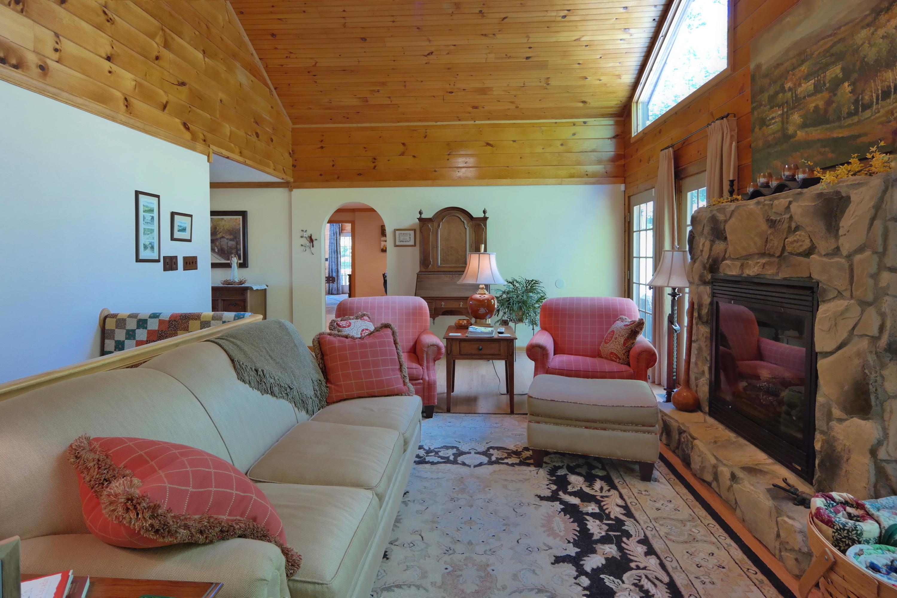 450 Kyles Mill Road Buchanan, VA 24066 - Photo 14 of 49 Family Room