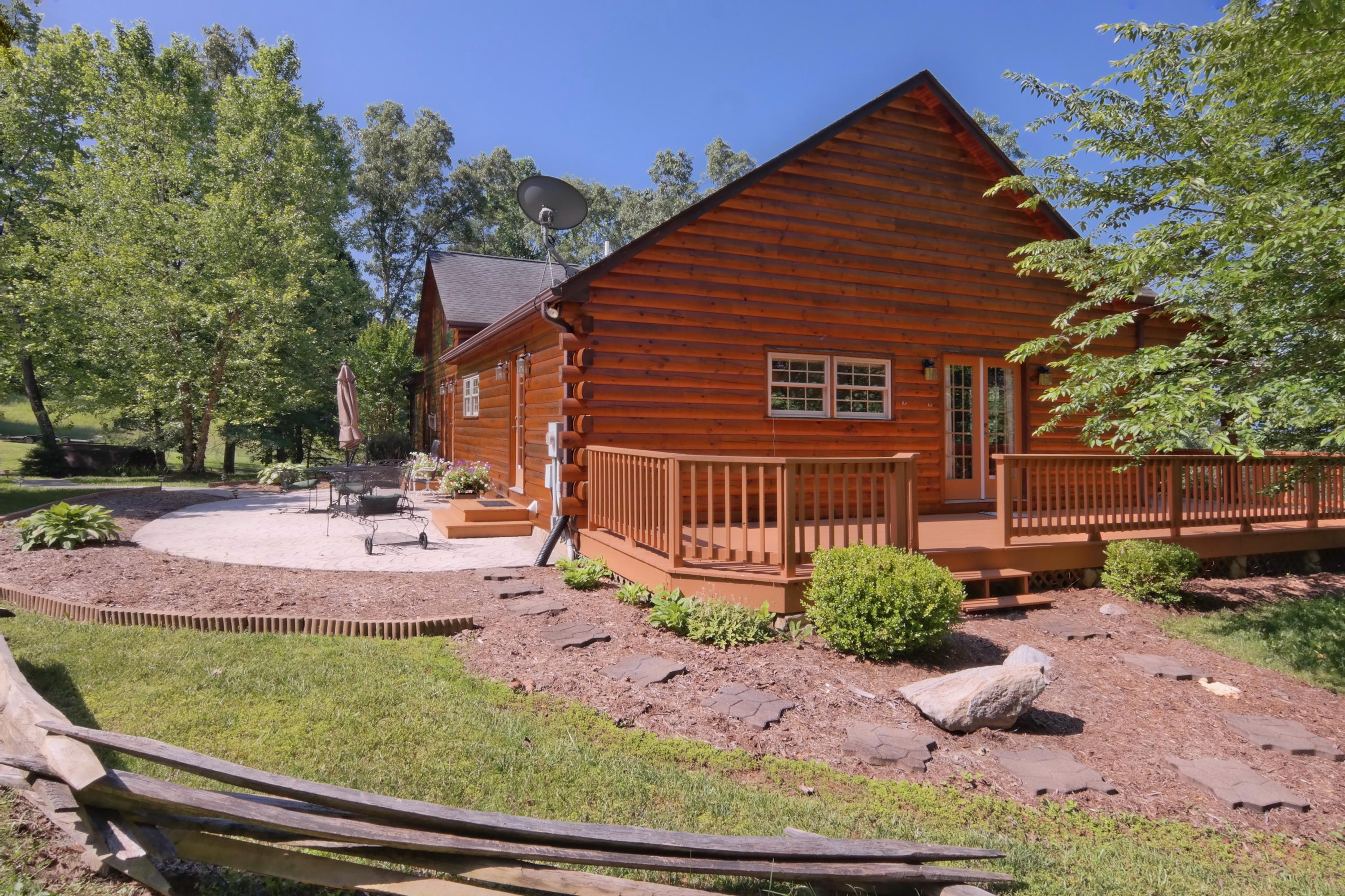 450 Kyles Mill Road Buchanan, VA 24066 - Photo 34 of 49 Deck on Side of House