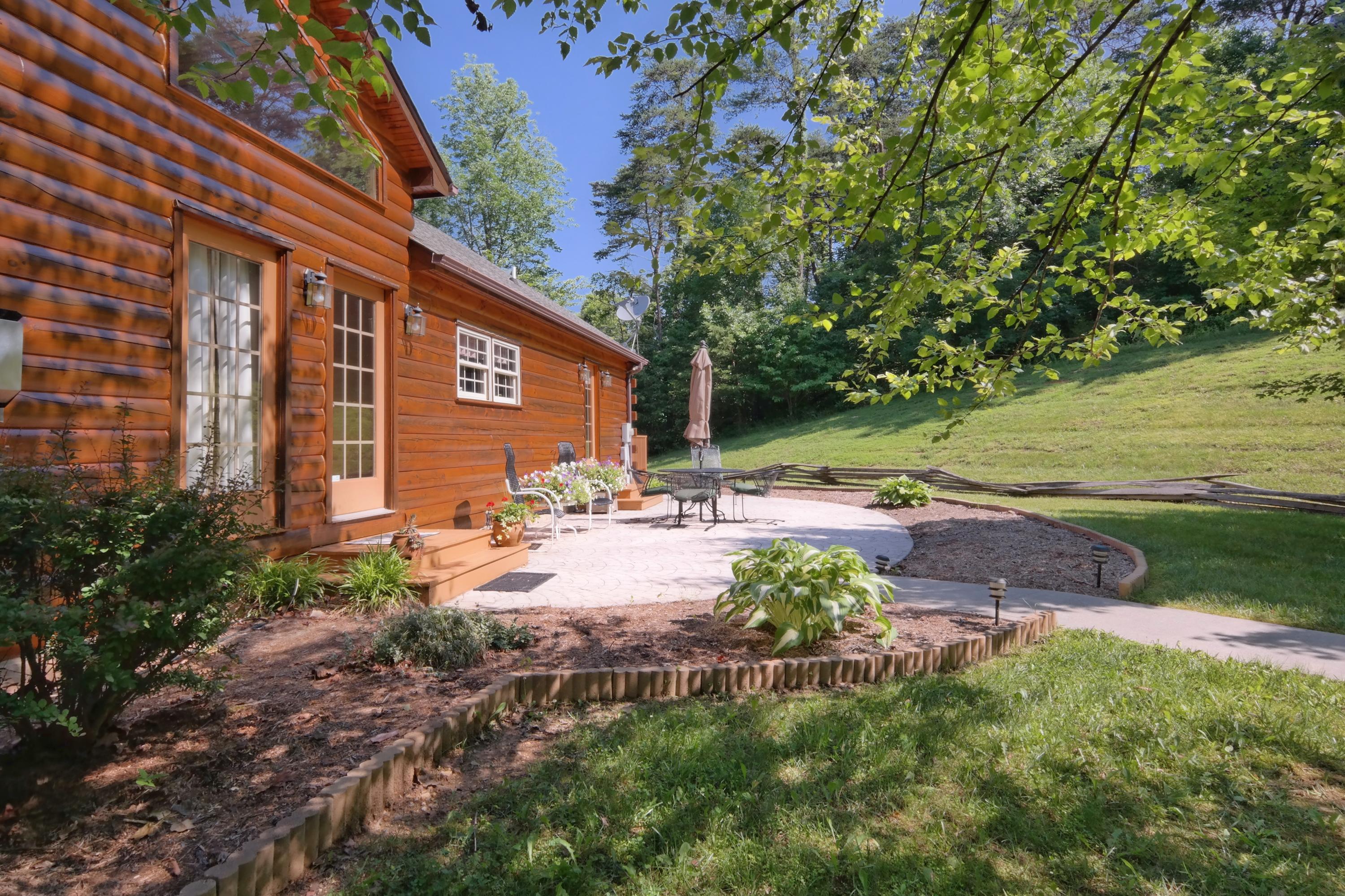 450 Kyles Mill Road Buchanan, VA 24066 - Photo 36 of 49 Patio and yard