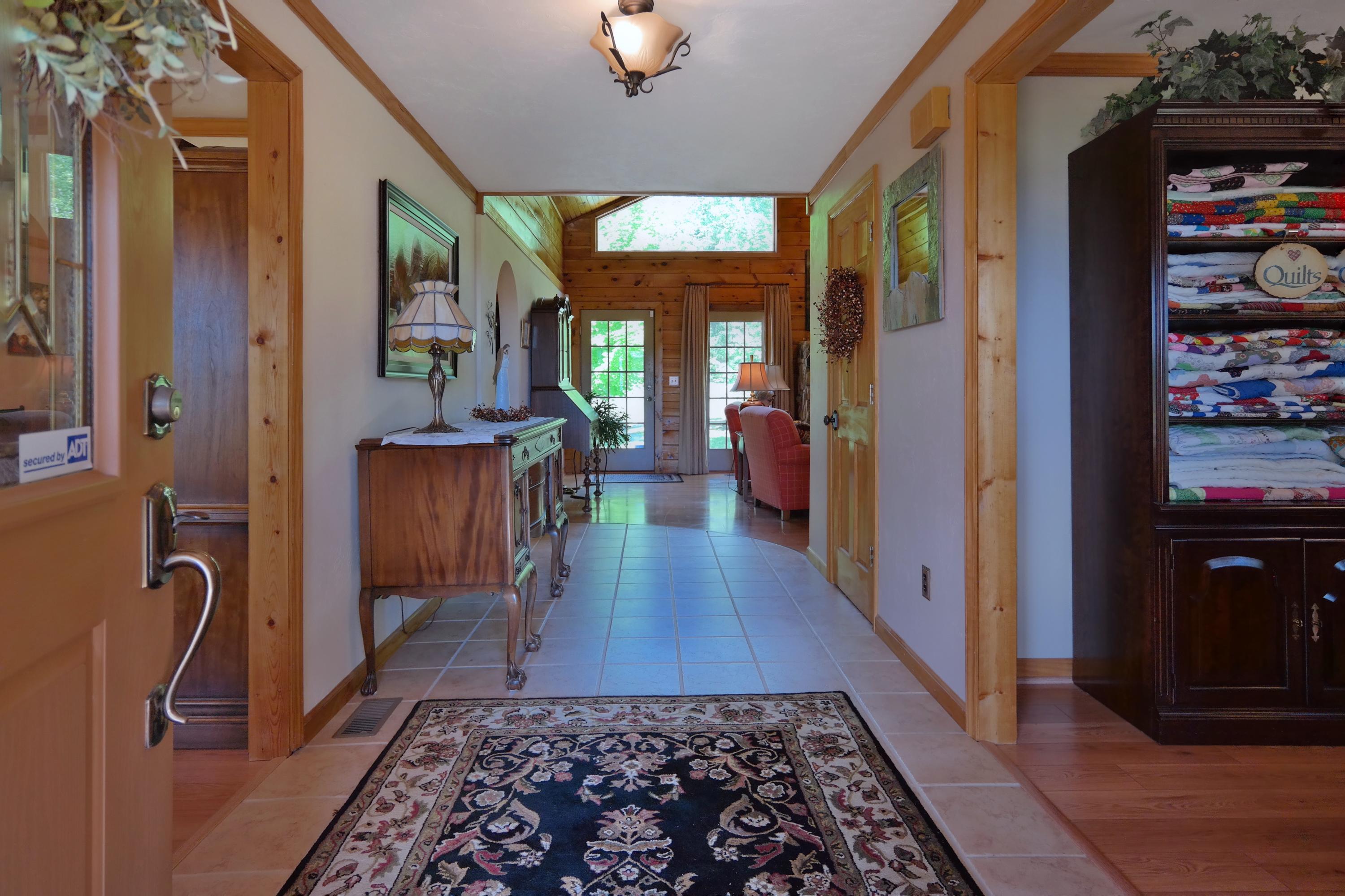450 Kyles Mill Road Buchanan, VA 24066 - Photo 9 of 49 Foyer