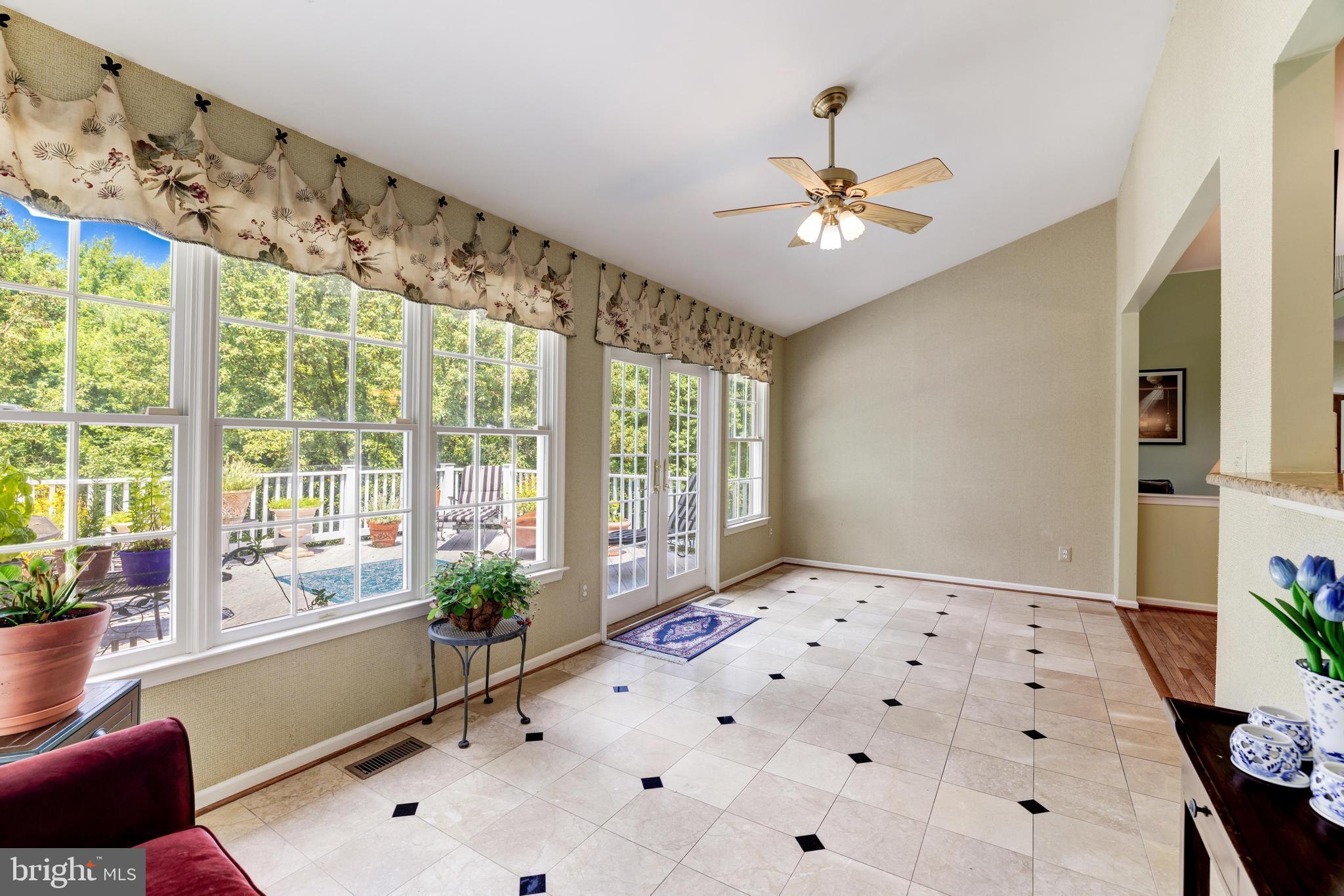 10858 Hunter Gate Way Reston, VA 20194 - Photo 32 of 63
