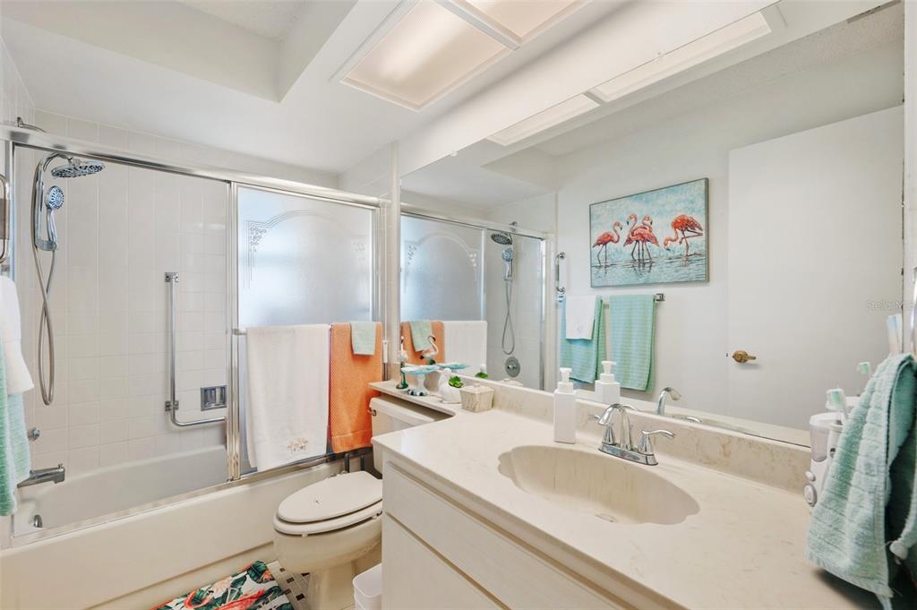 4659 Coachmen Road New Port Richey, FL 34655 - Photo 24 of 40 Primary En-Suite Bathroom