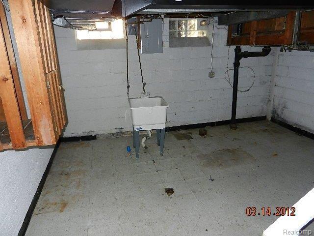16815 Edinborough Road Detroit, MI 48219 - Photo 22 of 24 DSCN2192.JPG