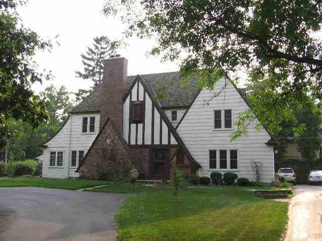 915 West Warwick Road Muncie, IN 47304 - Photo 1 of 9 Gallery Image 1