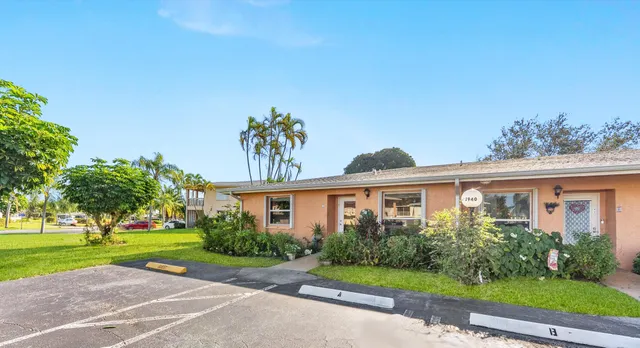 $279,000 | 1940 Northwest 13th Street, Unit 12A, Delray Beach, FL 33445
