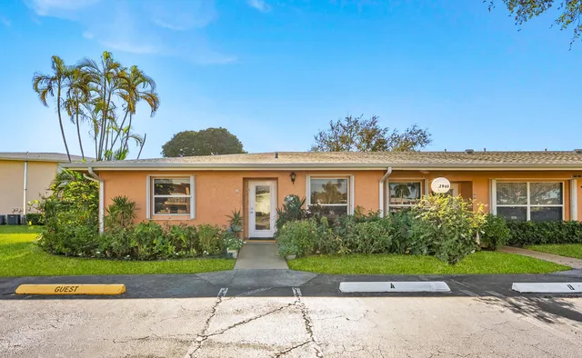 $279,000 | 1940 Northwest 13th Street, Unit 12A, Delray Beach, FL 33445