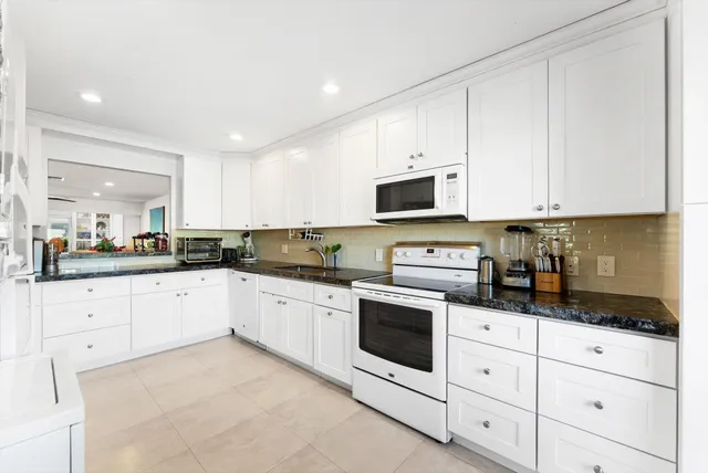 $279,000 | 1940 Northwest 13th Street, Unit 12A, Delray Beach, FL 33445