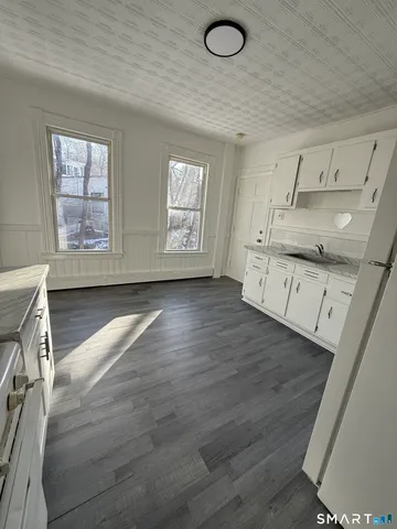 $1,800 | 64 Irion Street, Waterbury, CT 06704