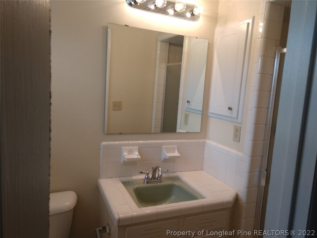 404 Hallmark Road Fayetteville, NC 28303 - Photo 9 of 18 Gallery Image 9