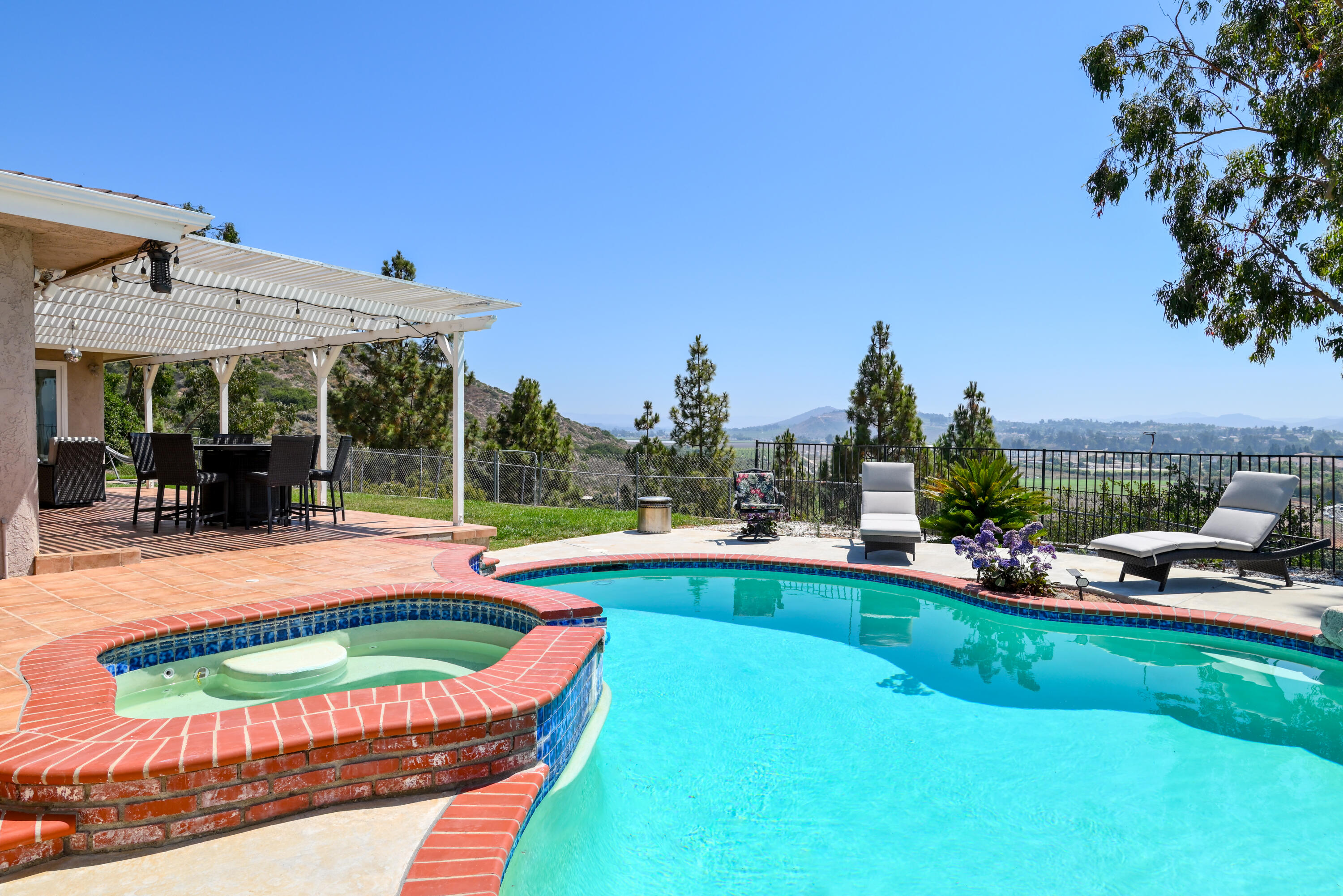 312 Alosta Drive Camarillo, CA 93010 - Photo 8 of 61 NathanCool-10