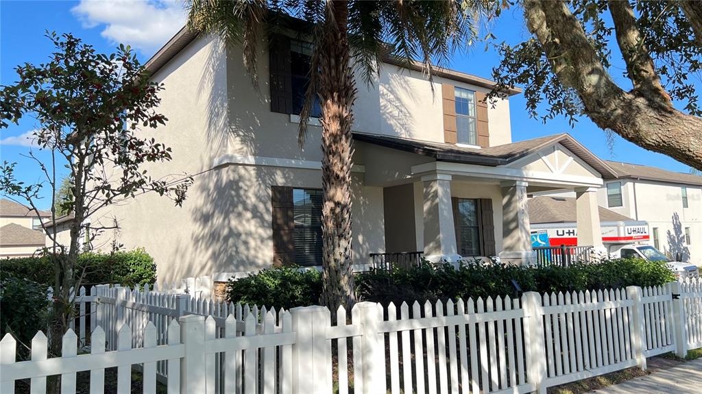 15401 Porter Road Winter Garden, FL 34787 - Photo 5 of 59 a front view of house and yard with green space