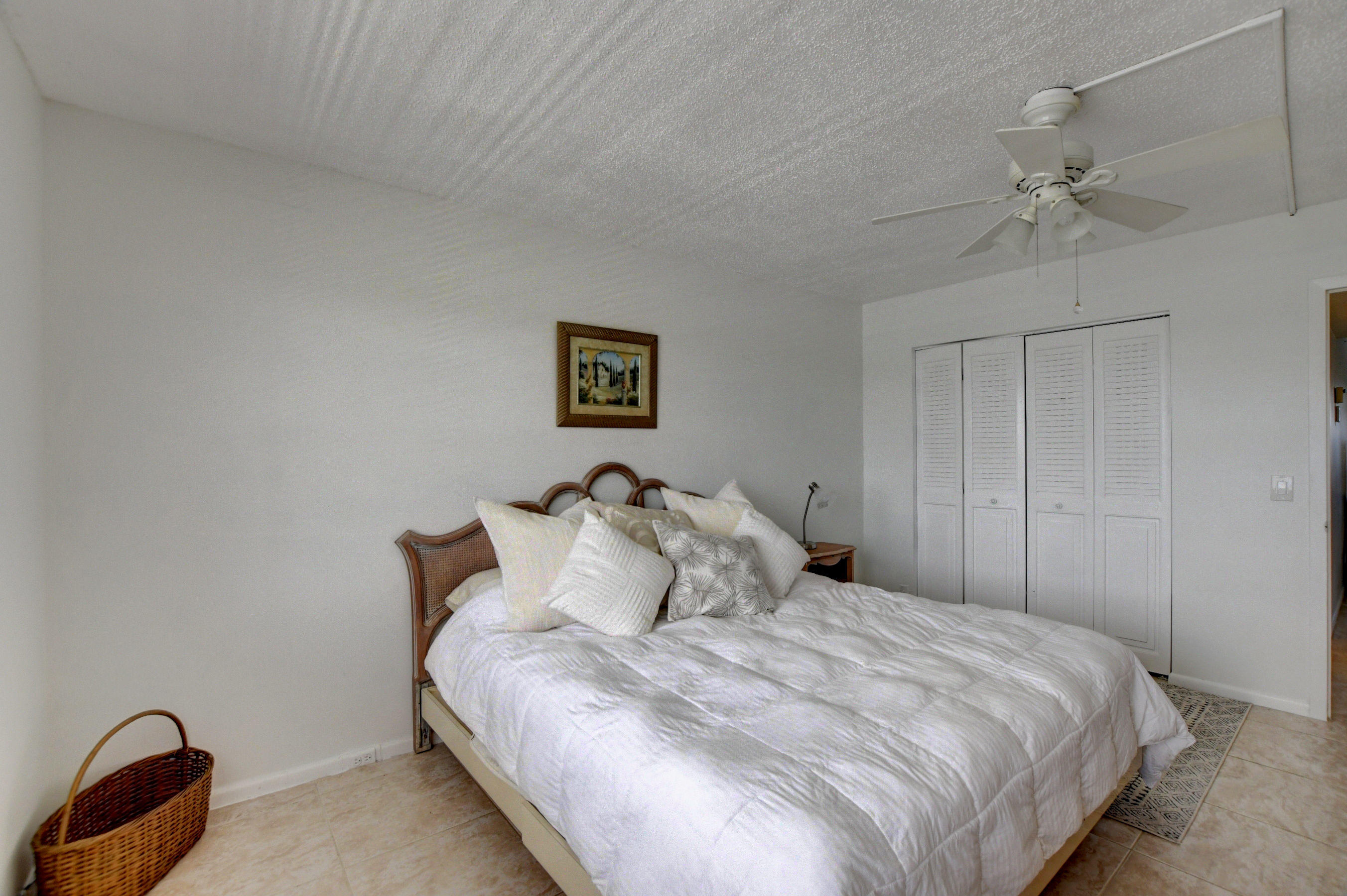 4075 Guildford East Boca Raton, FL 33434 - Photo 8 of 40 10_ebf_8381and4more