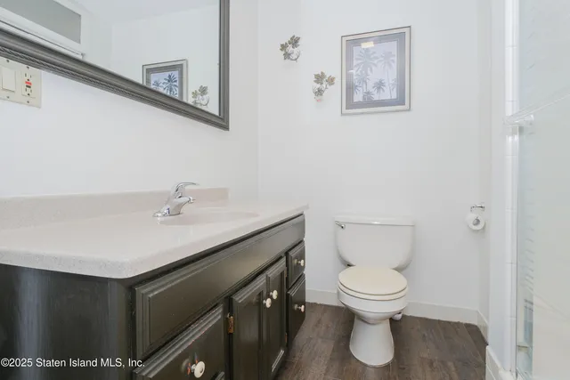 a view of entryway and hall