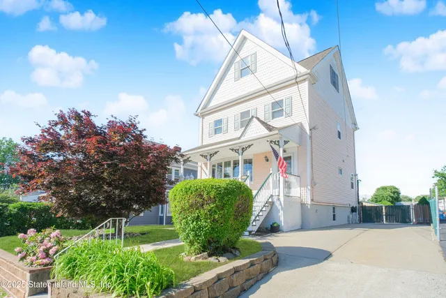 a view of building with yard